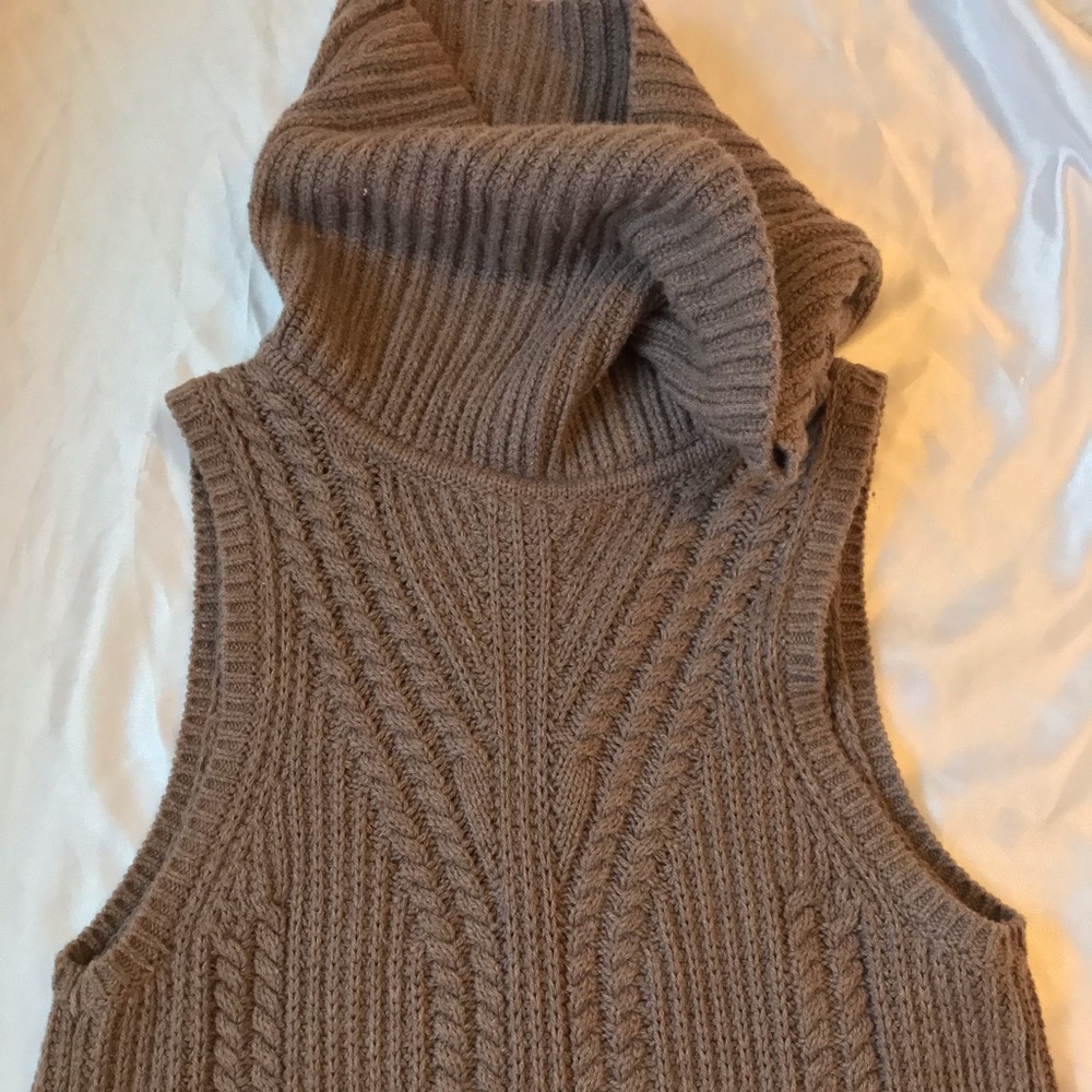 Banana Republic Turtle neck knit sweater vest